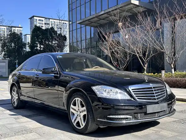 Mercedes-Benz S-Class 2012