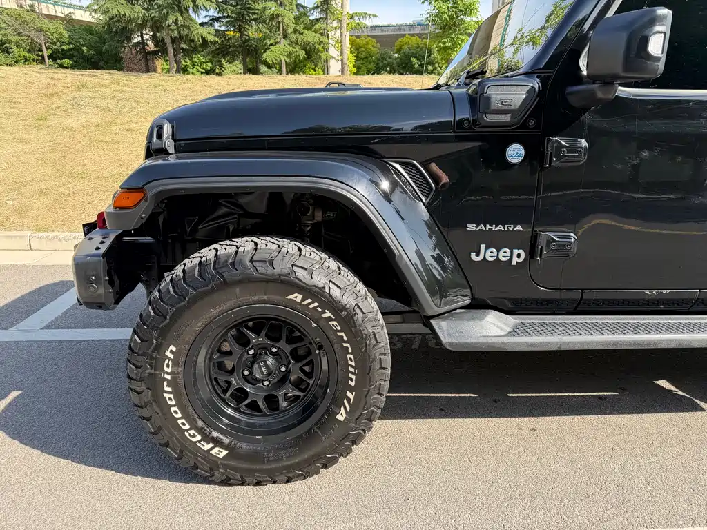 Jeep Wrangler PHEV 2022 — фото 3