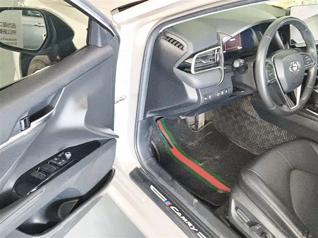 Toyota Camry 2022 — фото 16