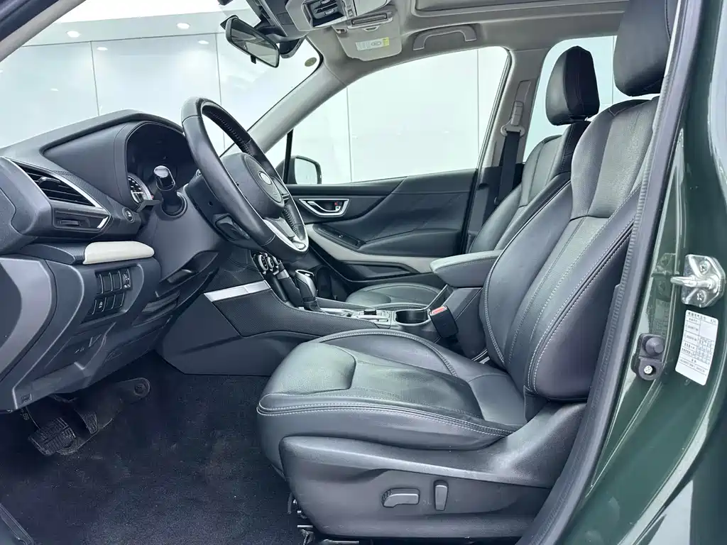 Subaru Forester 2022 — фото 23