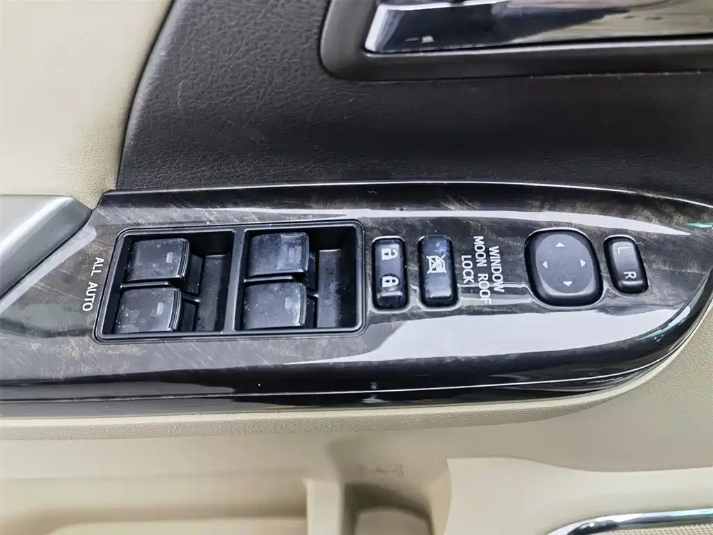 Toyota Alphard 2014 — фото 9
