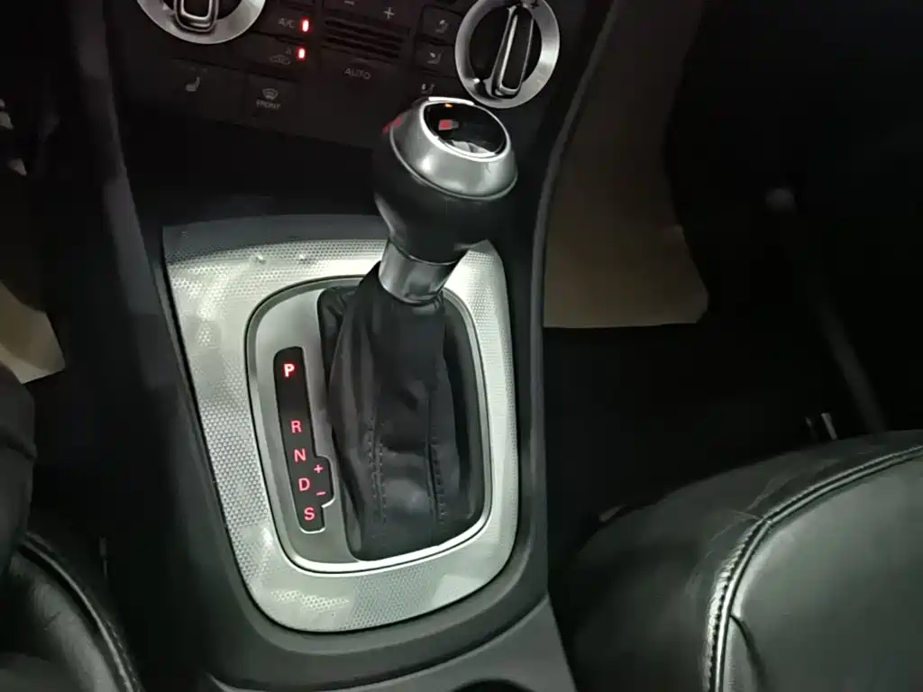 Audi Q3 2016 — фото 14