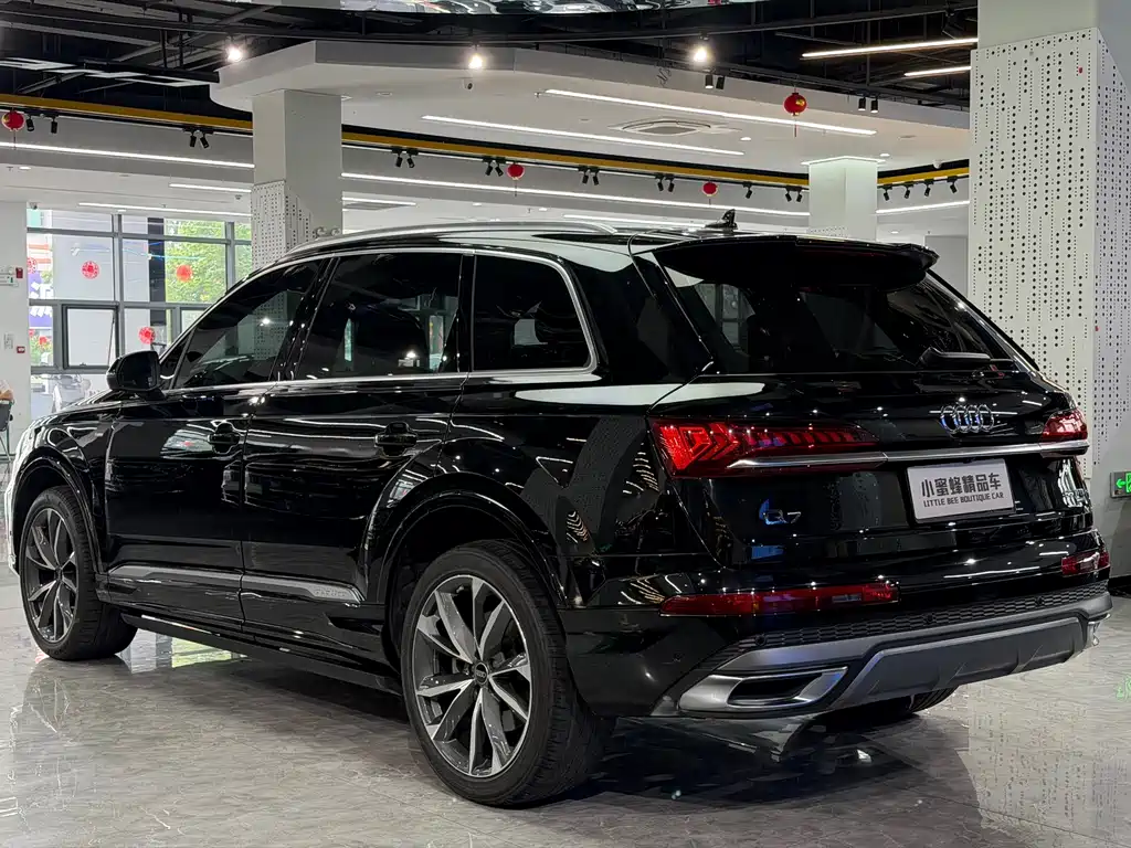 Audi Q7 2023 — фото 15