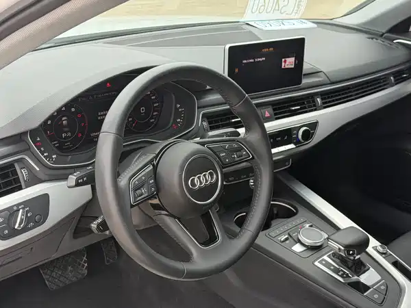 Audi A4L 2020