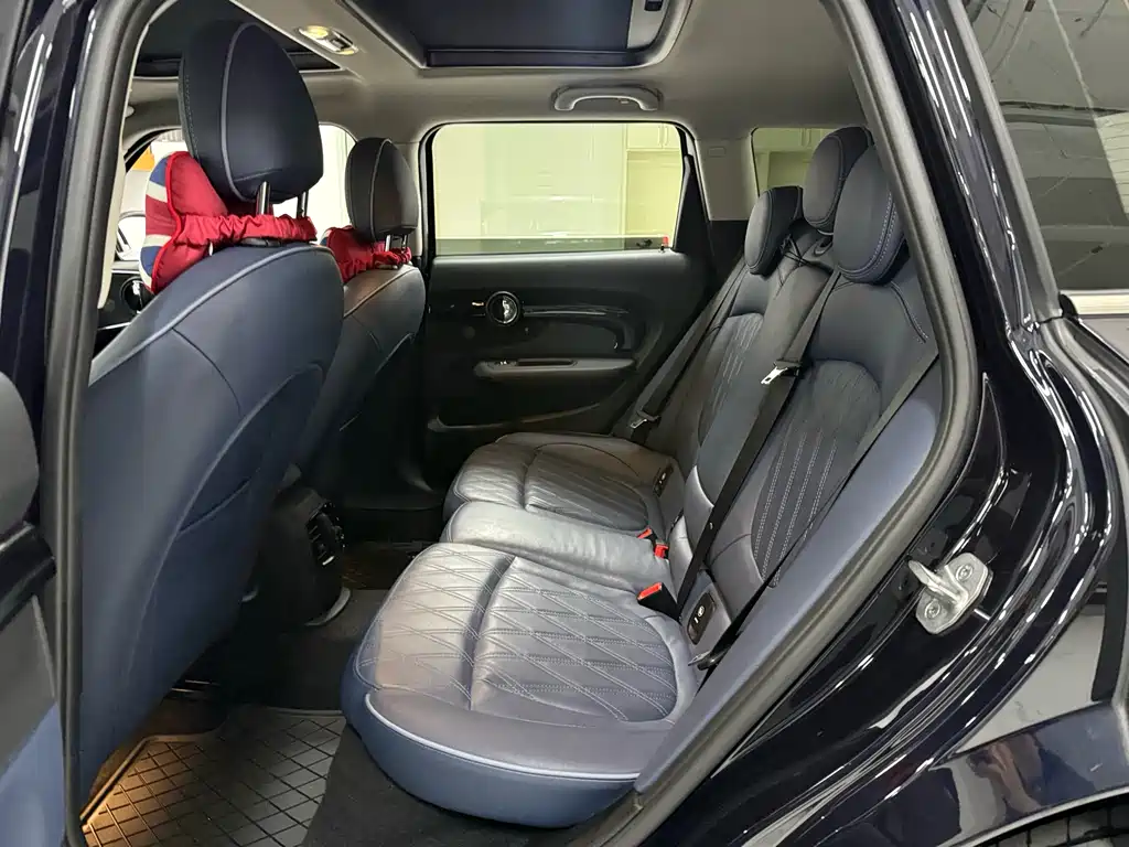 MINI Clubman 2023 — фото 15
