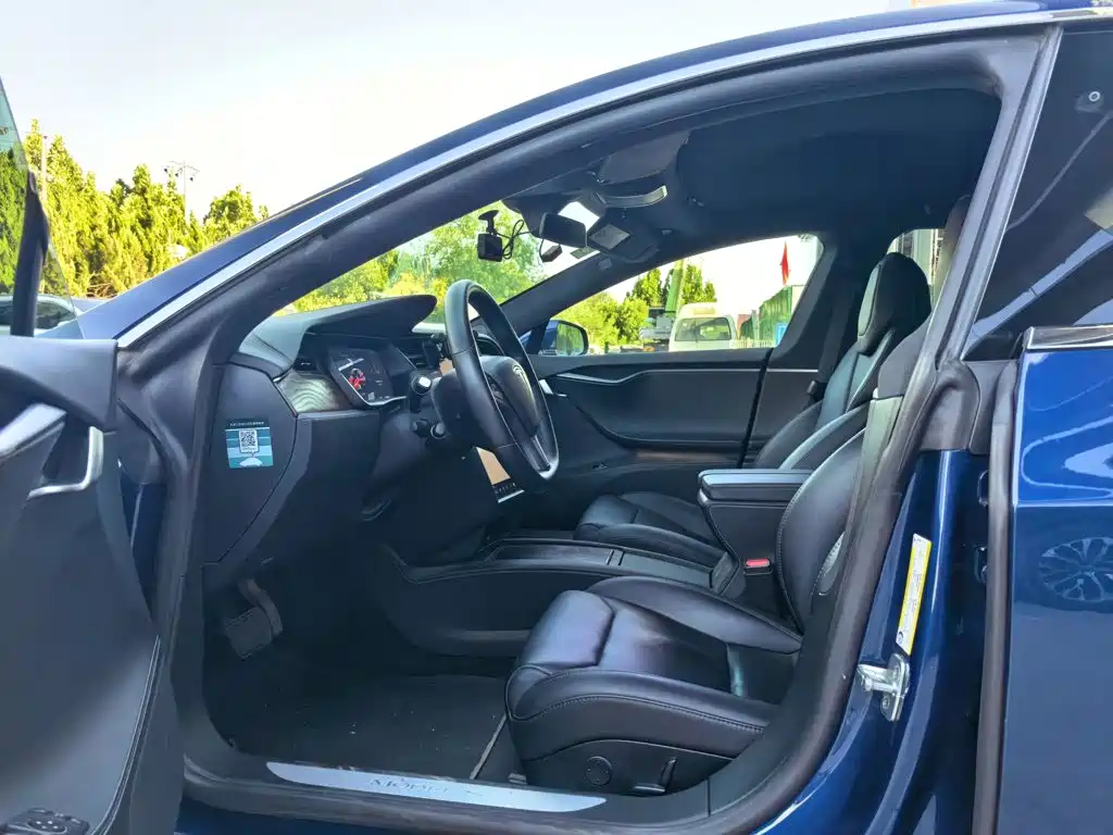Tesla Model S 2019 — фото 19