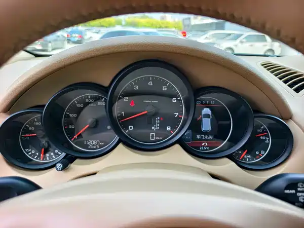 Porsche Cayenne 2011