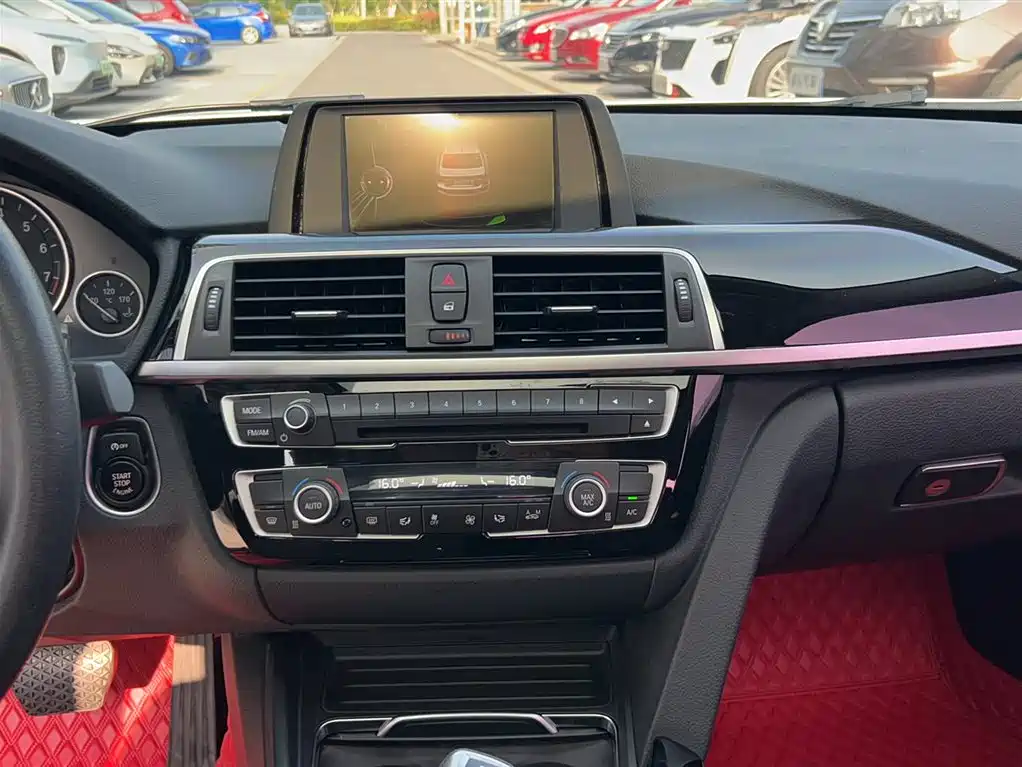BMW 3 Series 2017 — фото 10