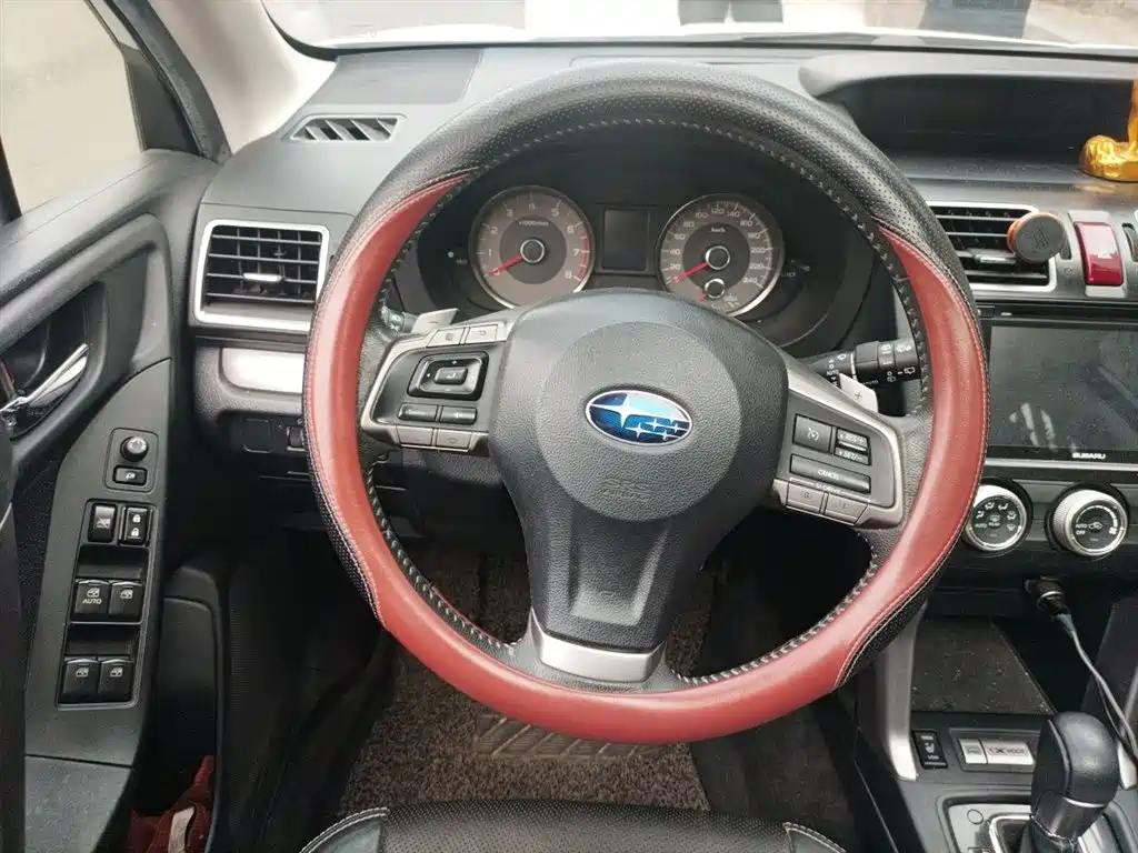 Subaru Forester 2015 — фото 11