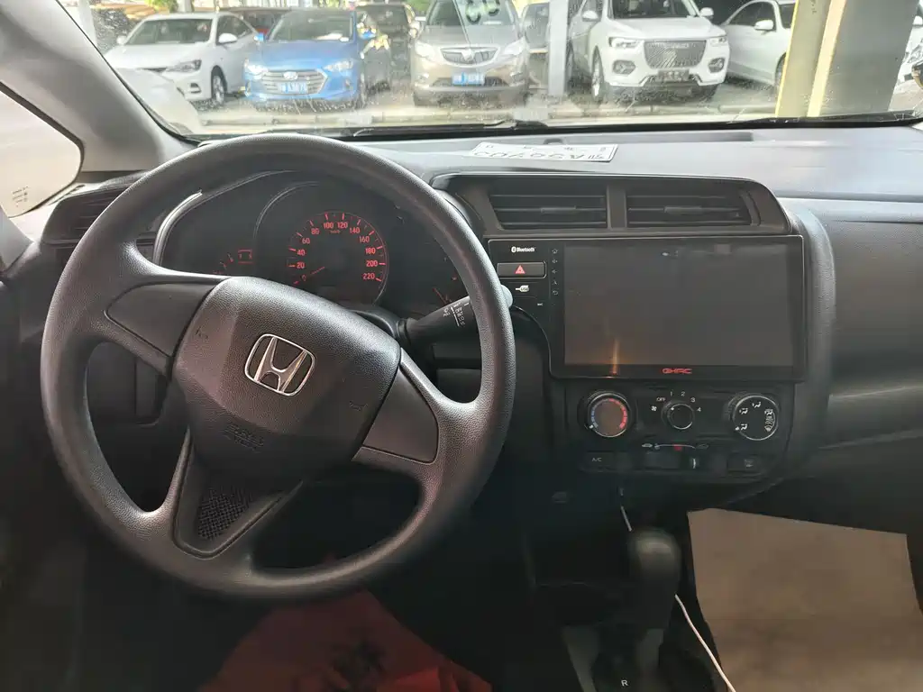 Honda Fit 2018 — фото 9