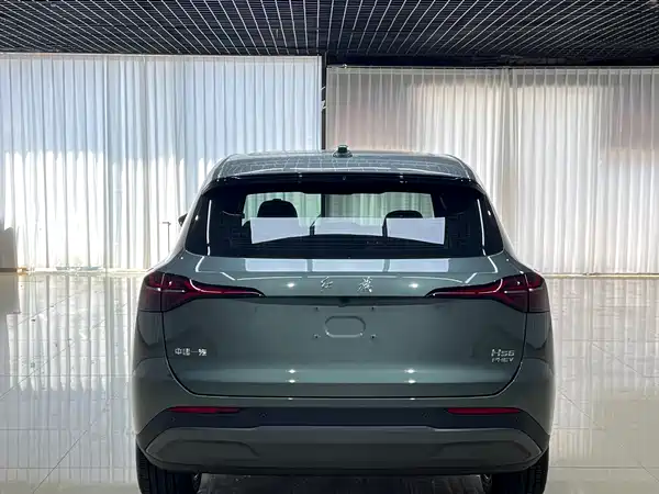 Hongqi HS6 PHEV 2026