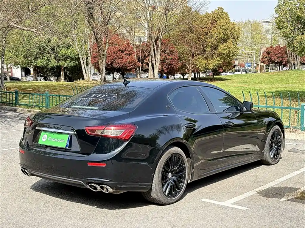Maserati Ghibli 2017 — фото 10