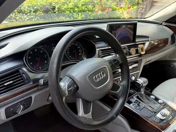 Audi A6L 2012