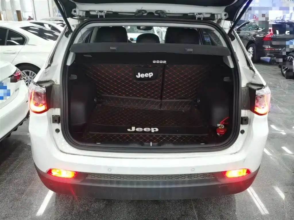 Jeep Compass 2019 — фото 19