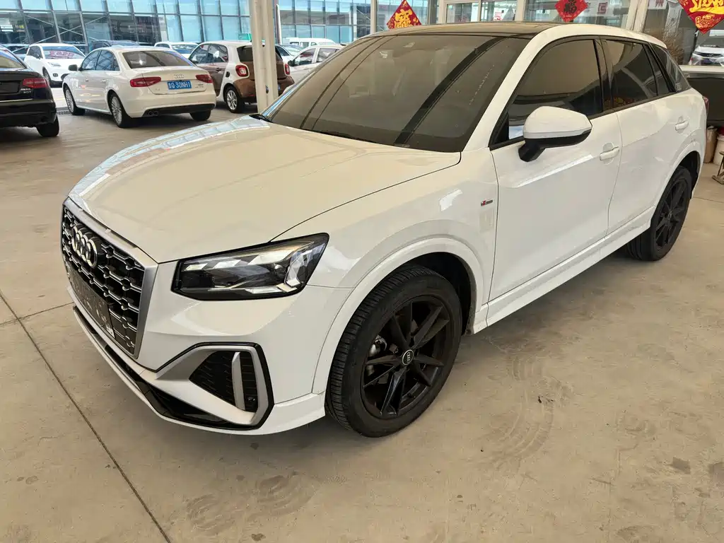 Audi Q2L 2023