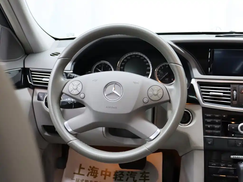 Mercedes-Benz E-Class 2010 — фото 13