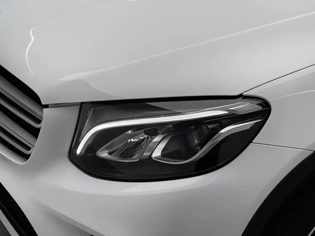 Mercedes-Benz GLC 2017 — фото 18