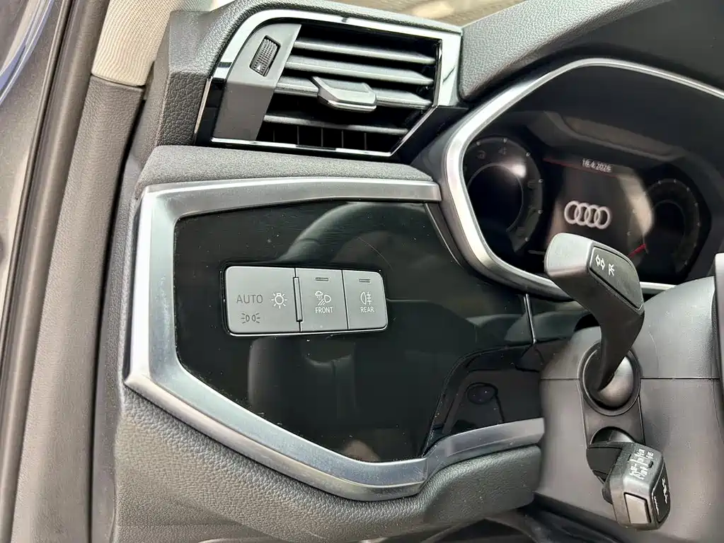 Audi Q3 2022 — фото 20