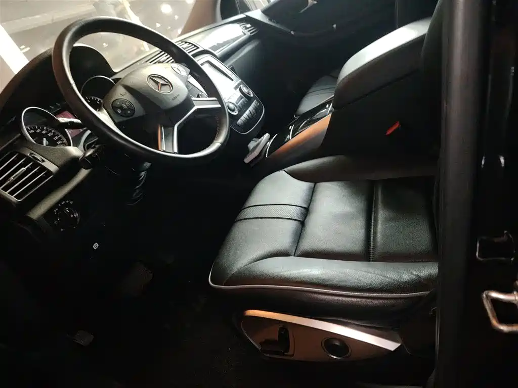 Mercedes-Benz R-Class 2016 — фото 15