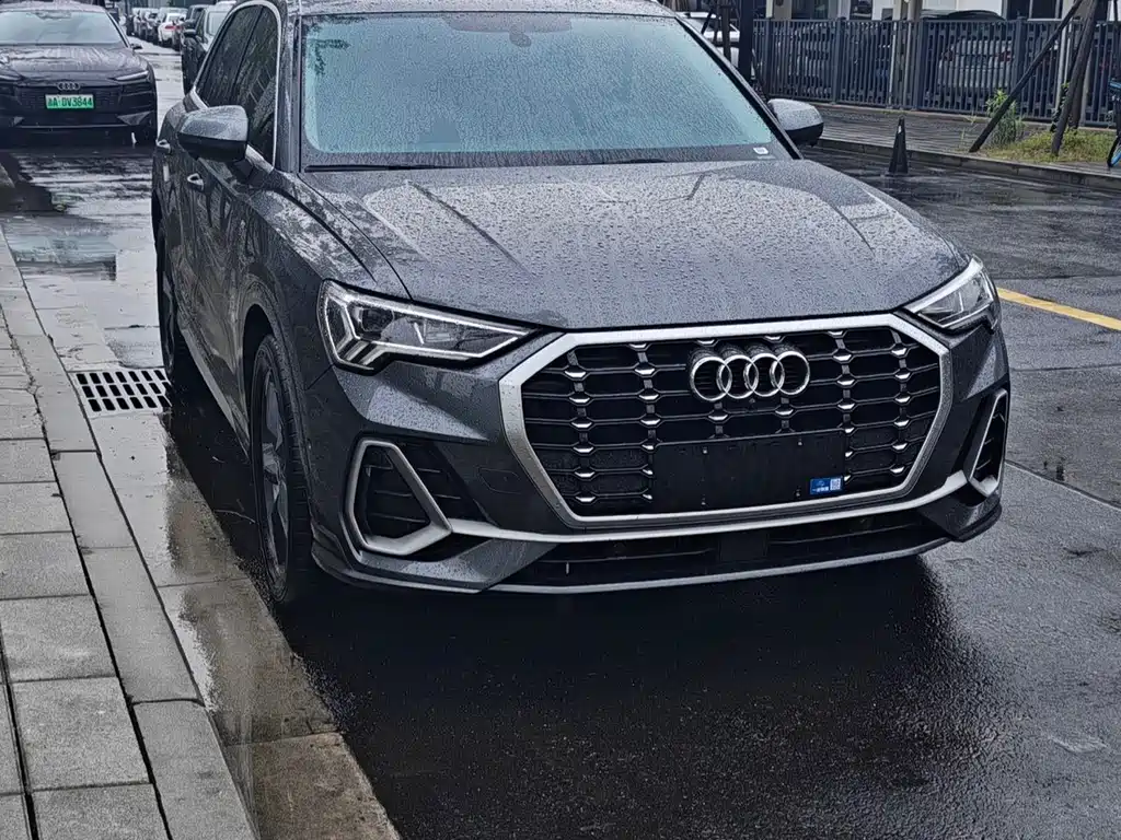 Audi Q3 2022 — фото 2