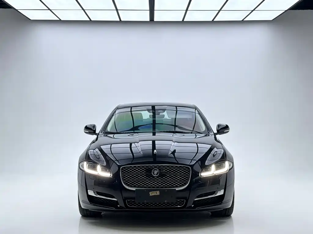 Jaguar XJ 2019 — фото 2
