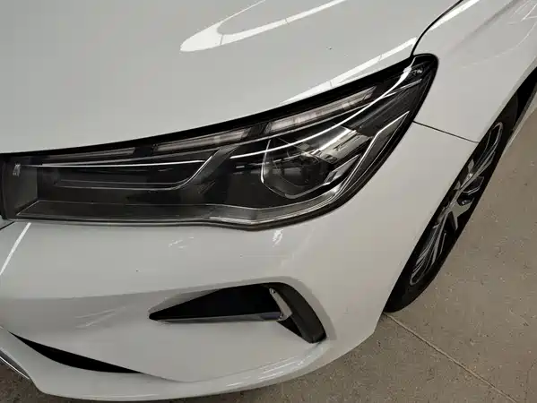 Geely Emgrand 2025
