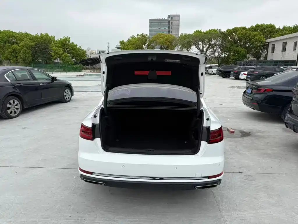 Audi A4L 2018