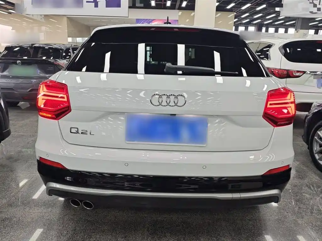 Audi Q2L 2019 — фото 6