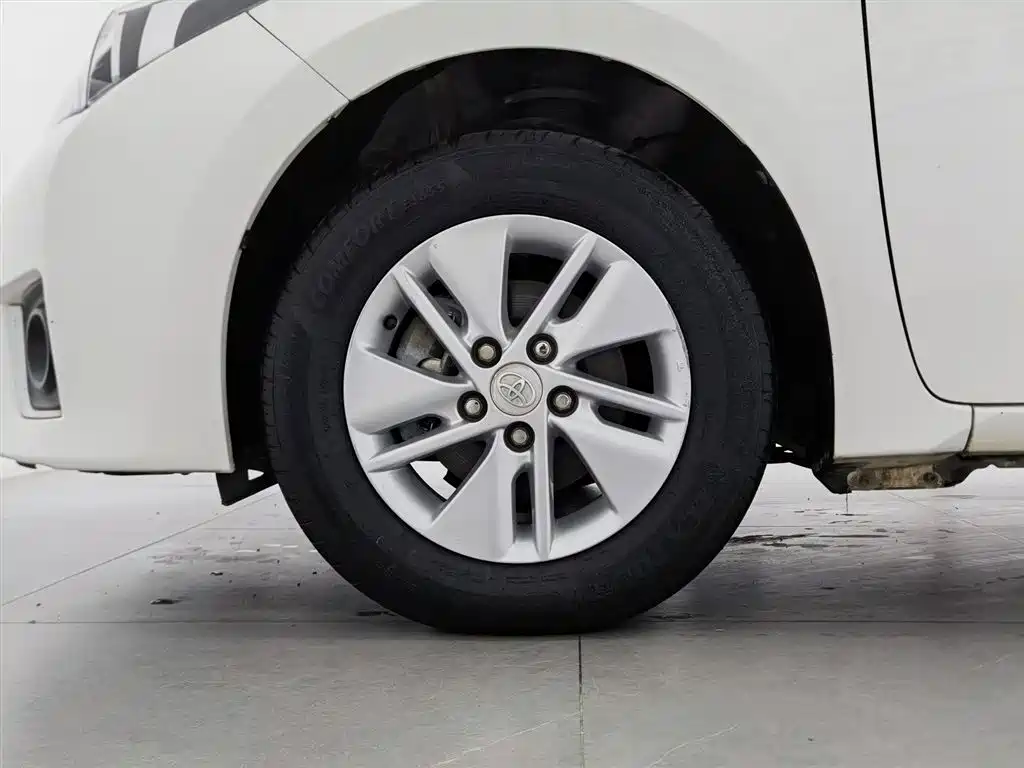 Toyota Corolla 2015 — фото 17