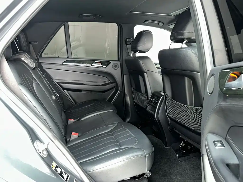 Mercedes-Benz GLE 2019 — фото 12
