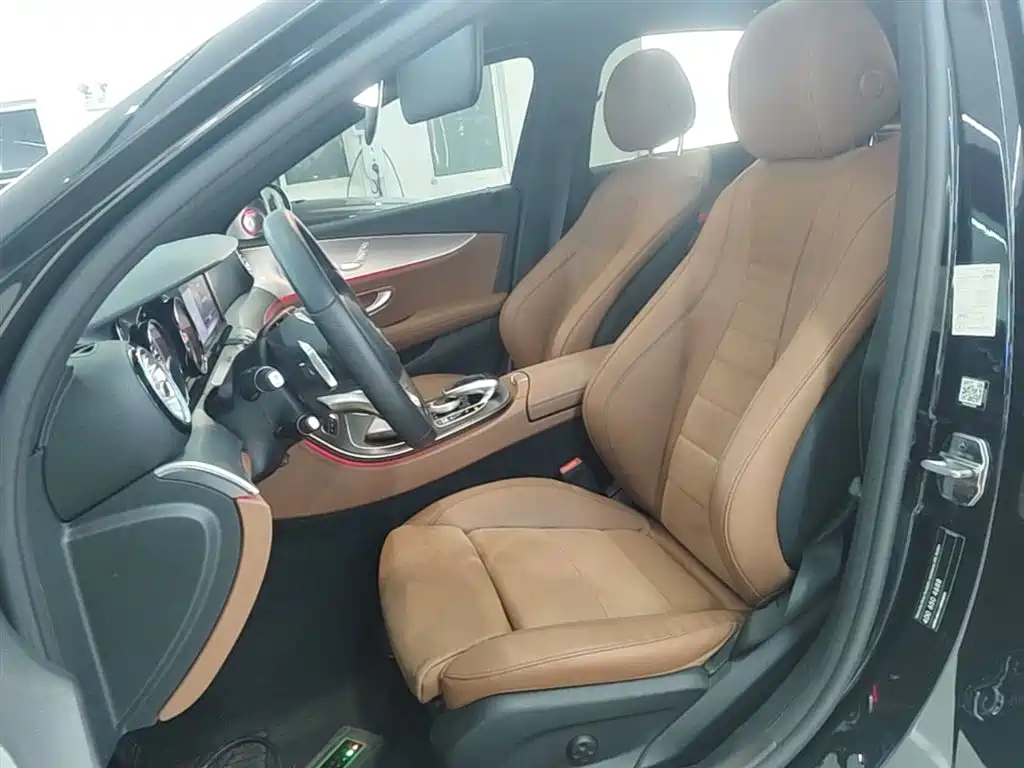 Mercedes-Benz E-Class 2018 — фото 15