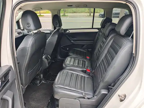 Volkswagen Touran 2016