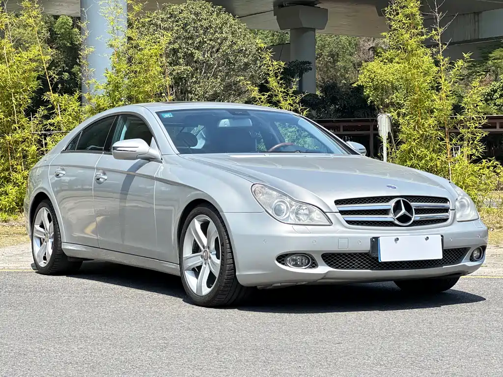 Mercedes-Benz CLS 2010 — фото 3