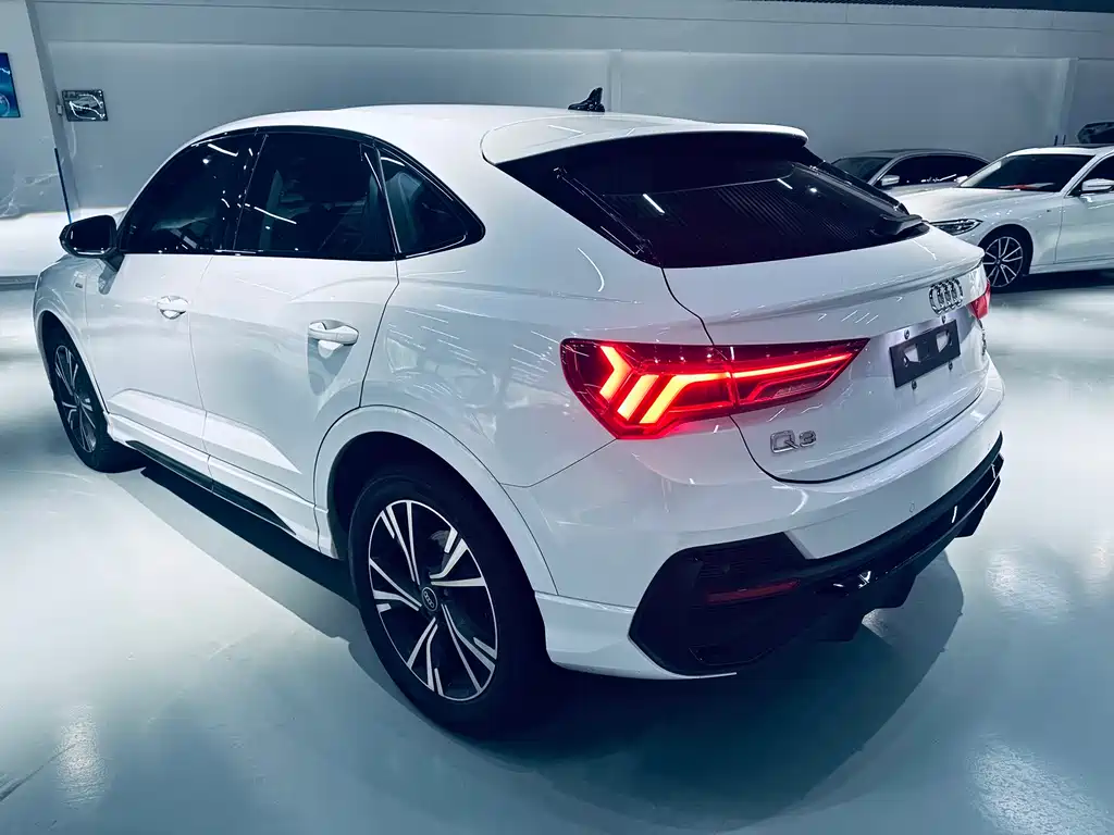 Audi Q3 Sportback 2022 — фото 8