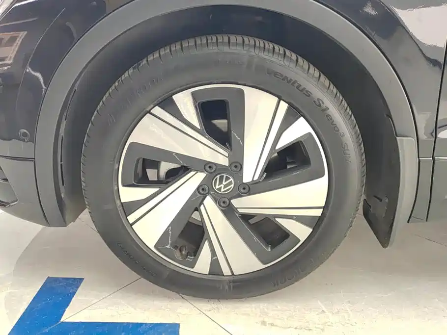 Volkswagen Tiguan L 2023