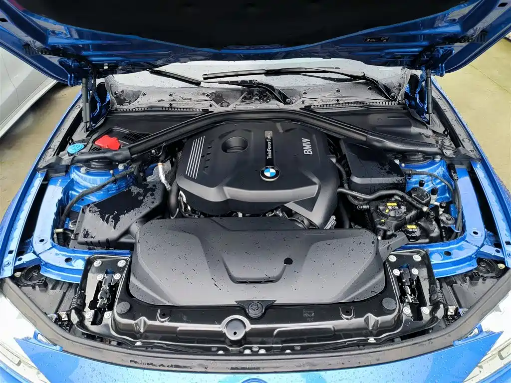 BMW 3 Series 2019 — фото 10