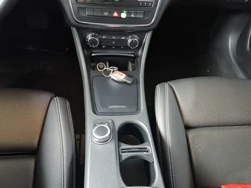 Mercedes-Benz GLA 2016 — фото 14