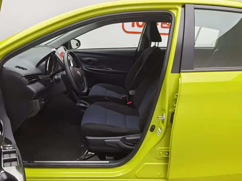 Toyota Yaris L 2019 — фото 10