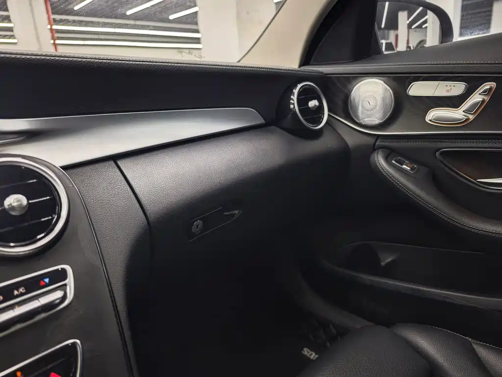Mercedes-Benz C-Class 2018 — фото 16
