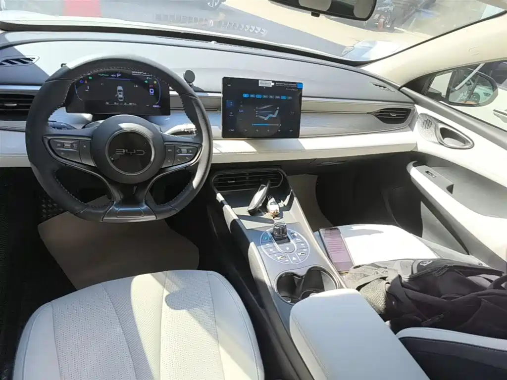 BYD Seal 05 DM-i 2025 — фото 13