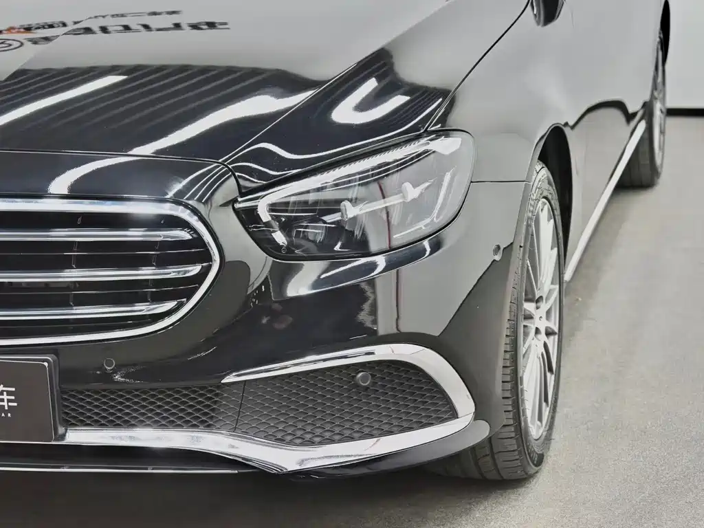 Mercedes-Benz E-Class 2023 — фото 16