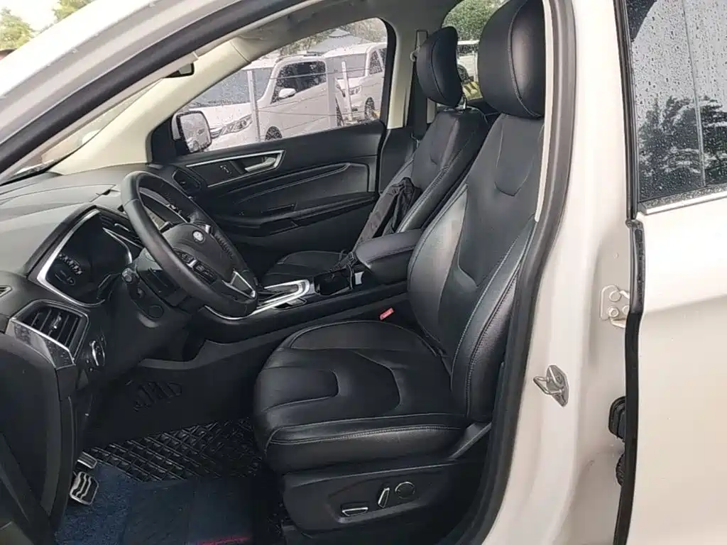 Ford Edge 2019 — фото 15