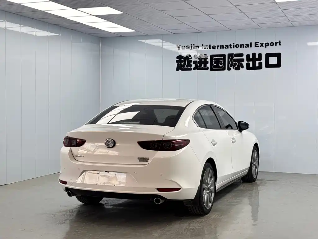 Mazda 3 Axela 2021 — фото 10