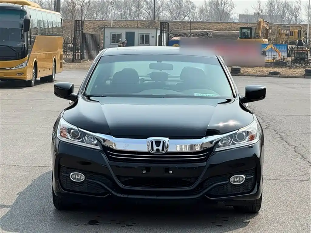 Honda Accord 2018 — фото 6