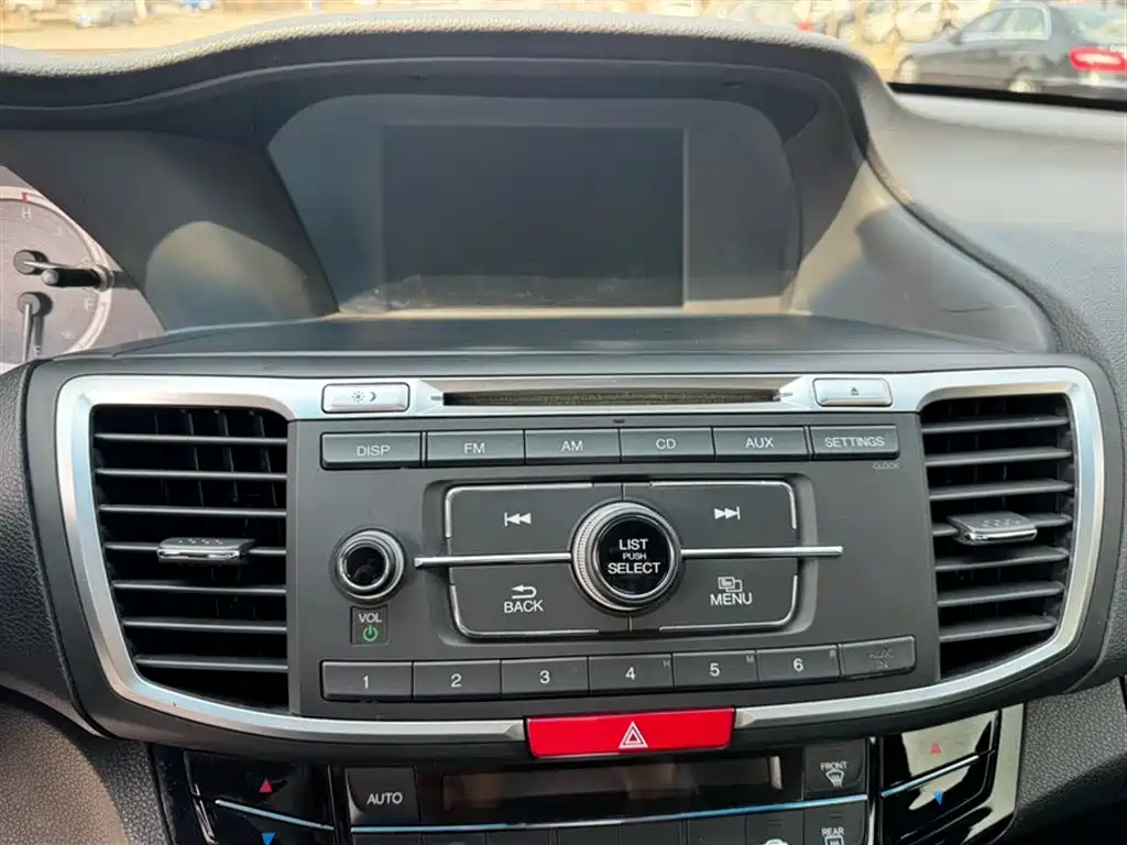 Honda Accord 2018 — фото 14