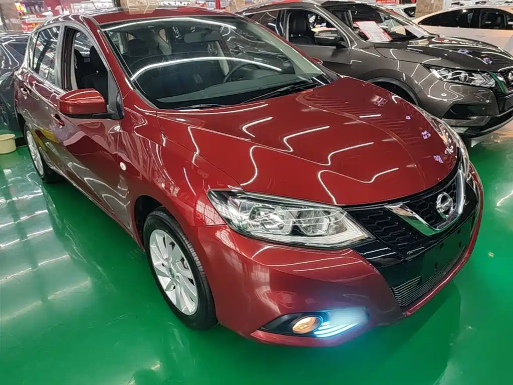 Nissan Tiida 2016 — фото 4