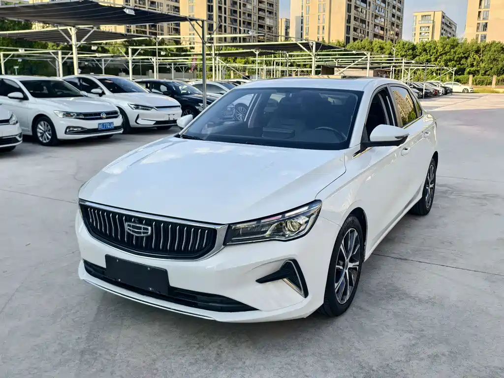 Geely Emgrand 2022 — фото 1