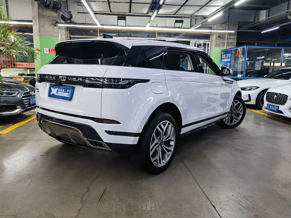 Land Rover Evoque 2023 — фото 6