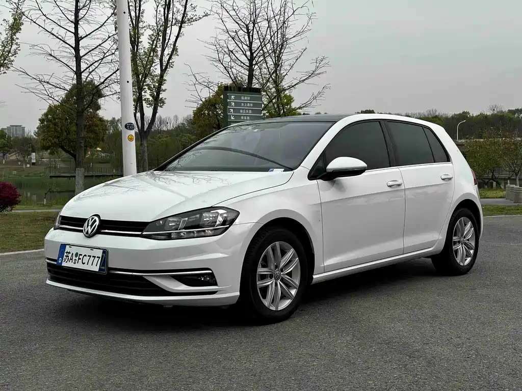 Volkswagen Golf 2018 — фото 1