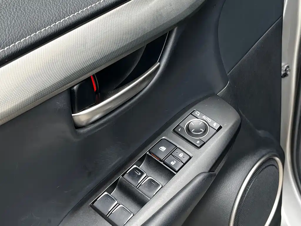 Lexus NX 2018 — фото 16
